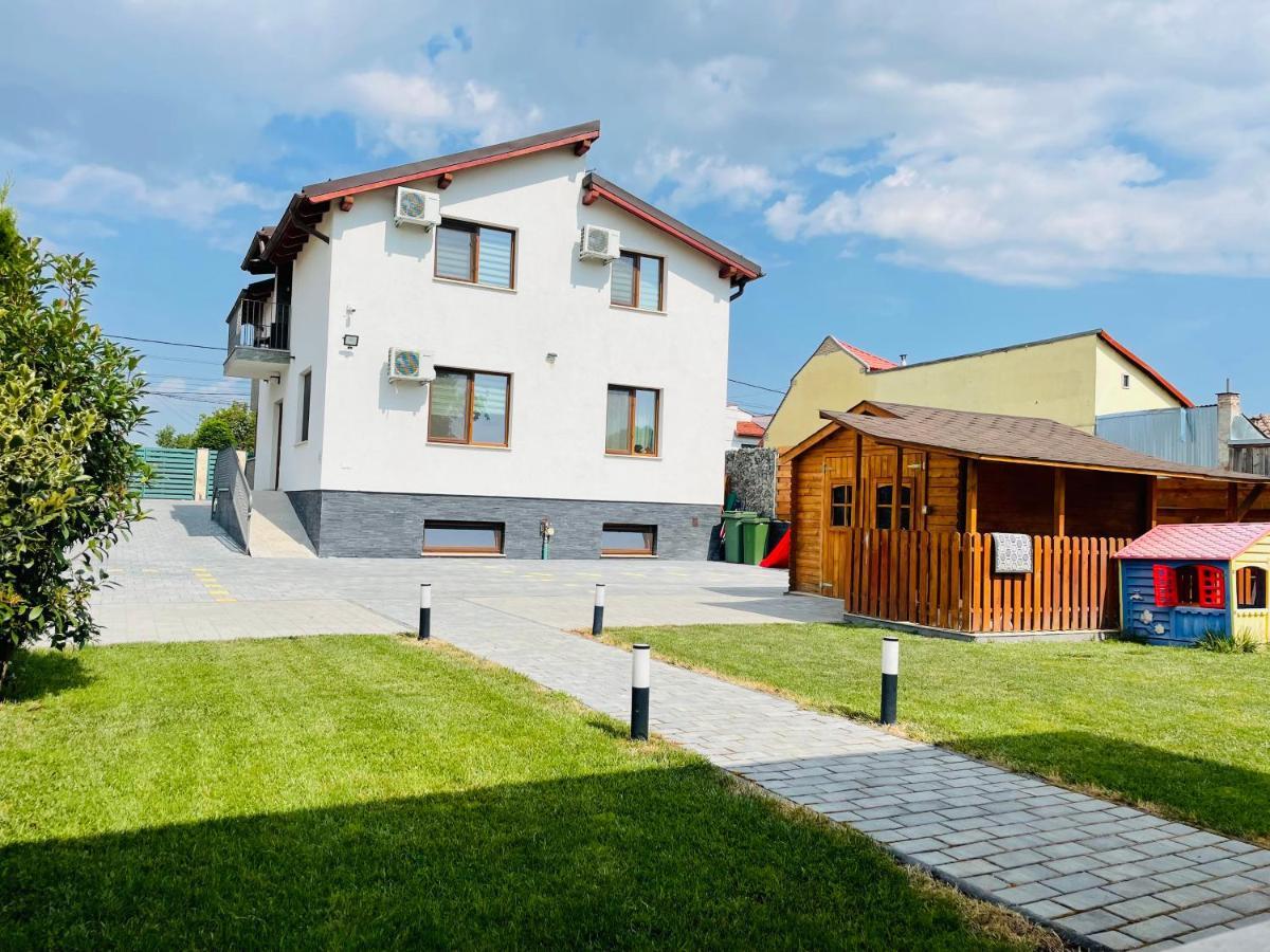 Отель Casa Sorriso Турда Экстерьер фото